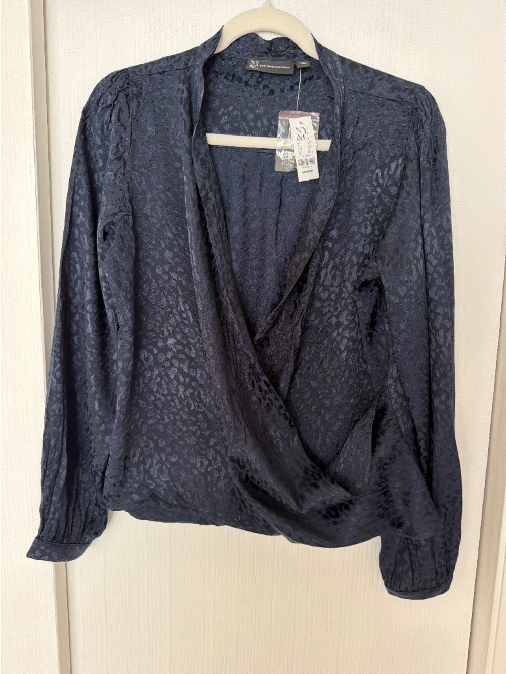 New York & Company Blue Satin Leopard Jacquard Wrap Blouse – Size Medium NWT